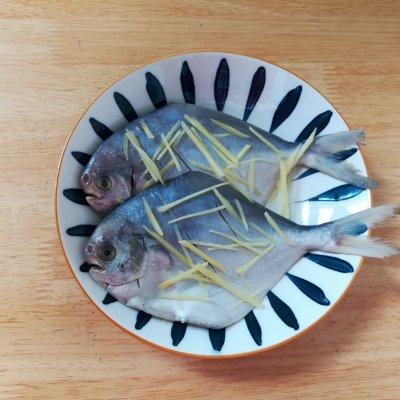 清蒸小鲳鱼正宗做法，圆中秋美味#清蒸小鲳鱼