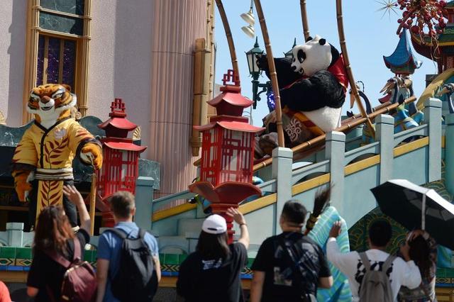 环球影城营业时间，北京环球影城晚上几点关门（北京环球影城十一营业时间延长至晚10点）