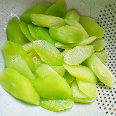 腊肉炒什么菜好吃，腊肉炒什么好吃（圆中秋美味#莴笋炒腊肉）