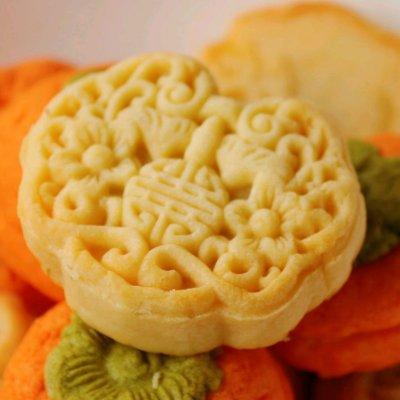 酥皮月饼的做法及配方，老式酥皮月饼皮的做法和配方（#2021亲子烘焙组——“焙”感幸福#酥皮奶黄月饼）