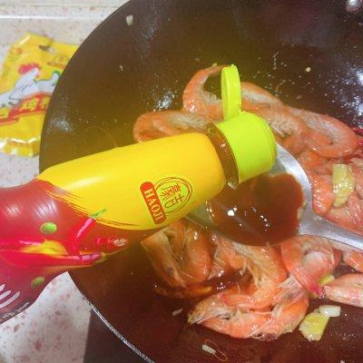 四川麻辣虾的做法，四川麻辣虾的做法和配料（#豪吉川香美味#不加一滴水的快手干饭美味——川香麻辣虾）