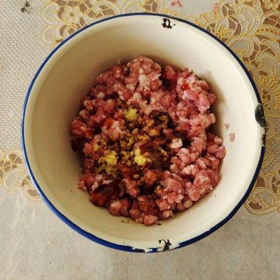 水煮菠菜丸子汤怎么做，竟然是全靠菠菜肉丸汤