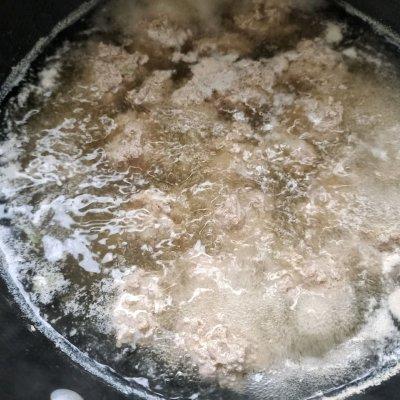 水煮菠菜丸子汤怎么做，竟然是全靠菠菜肉丸汤