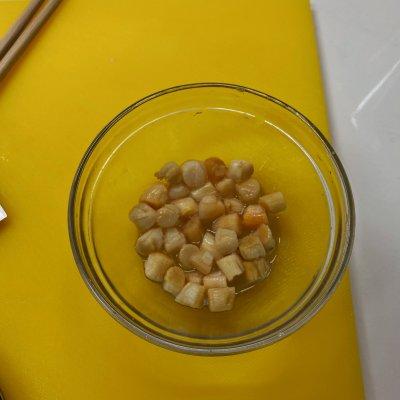 扇贝柱怎么做好吃，扇贝柱的家常做法（让你停不下筷子的小清新版贝柱烧萝卜）