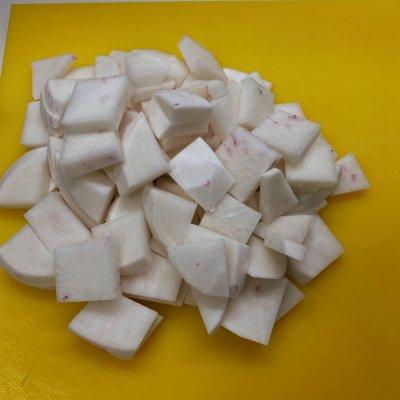 扇贝柱怎么做好吃，扇贝柱的家常做法（让你停不下筷子的小清新版贝柱烧萝卜）