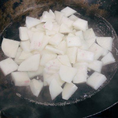 扇贝柱怎么做好吃，扇贝柱的家常做法（让你停不下筷子的小清新版贝柱烧萝卜）