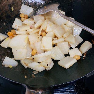 扇贝柱怎么做好吃，扇贝柱的家常做法（让你停不下筷子的小清新版贝柱烧萝卜）