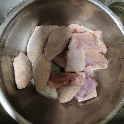 啤酒能做什么家常菜，啤酒能做什么家常菜吃（好吃不贵的啤酒翅中做法）