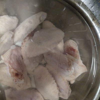 啤酒能做什么家常菜，啤酒能做什么家常菜吃（好吃不贵的啤酒翅中做法）