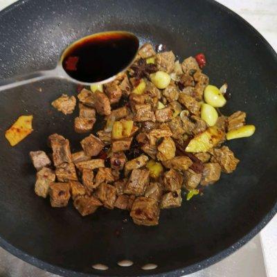 烧牛肉怎么做啊，烧牛肉怎么制作（十分钟快手菜红烧牛肉）
