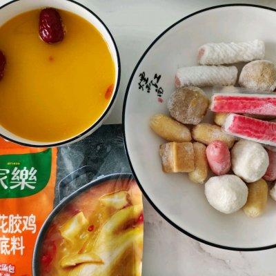 花胶鸡火锅的制作方法，火锅花胶鸡汤的做法（让人闻香止步的金汤花胶鸡火锅）