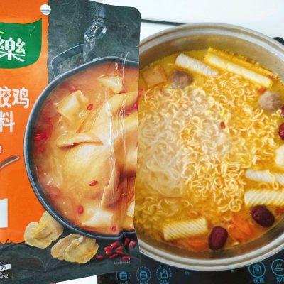 花胶鸡火锅的制作方法，火锅花胶鸡汤的做法（让人闻香止步的金汤花胶鸡火锅）