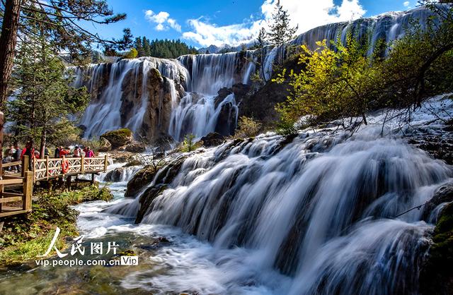 九寨沟在什么地方，九寨沟都有什么景点（四川阿坝：九寨沟秋景迷人）