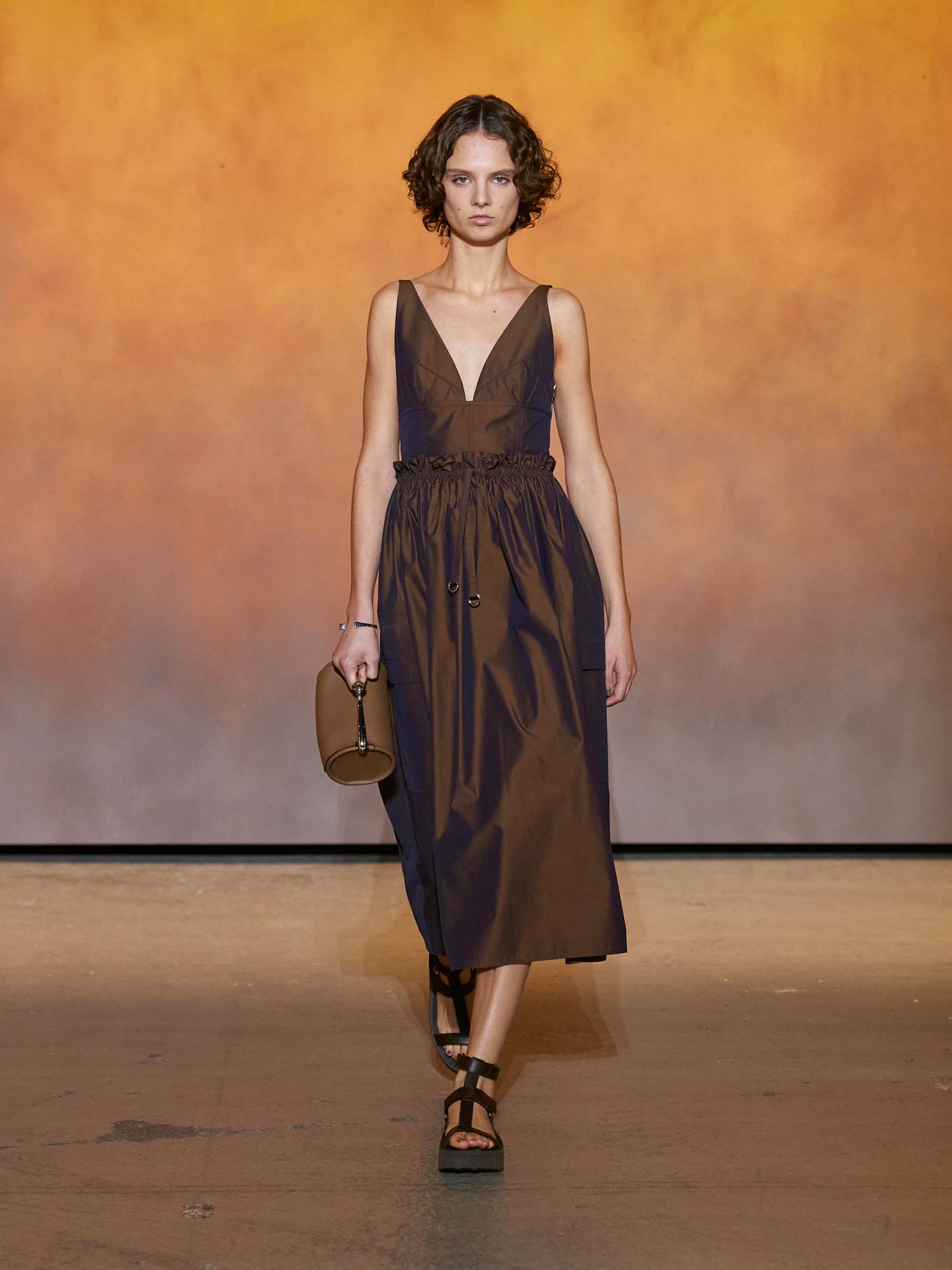 la是什么牌子，la是什么牌子女鞋（Dior新包Bobby更优雅丨是日美好事物）