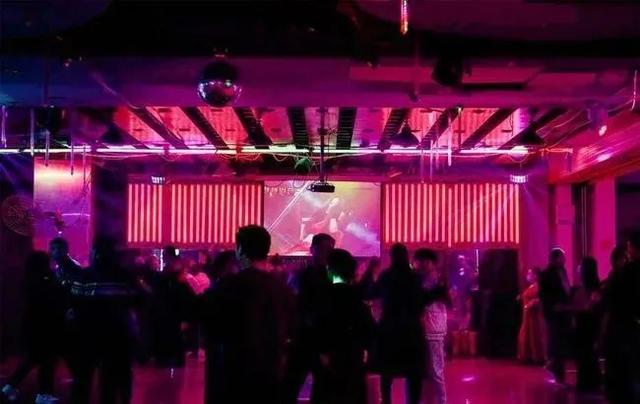 吸食冰毒的图片，如何判断是否吸毒（这位“头代拆迁户”经历坎坷……）