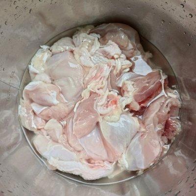 土豆炖鸡腿怎么做好吃，土豆炖鸡腿怎么做好吃视频（#豪吉川香美味#川香鸡腿炖土豆）