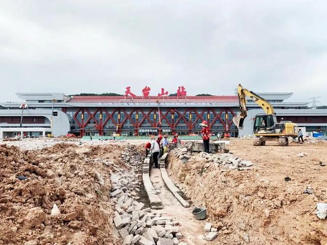 黄岩九峰公园里面有什么游乐设施，黄岩九峰公园里面有什么游乐设施吗（椒江黄岩路桥临海温岭玉环天台仙居三门）