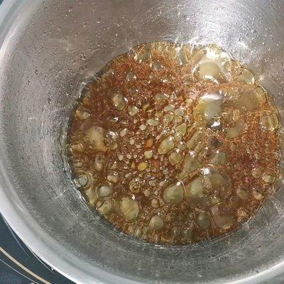 焦糖布丁怎么做，微波炉焦糖布丁怎么做（焦糖布丁<免烤箱>）