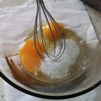 焦糖布丁怎么做，微波炉焦糖布丁怎么做（焦糖布丁<免烤箱>）