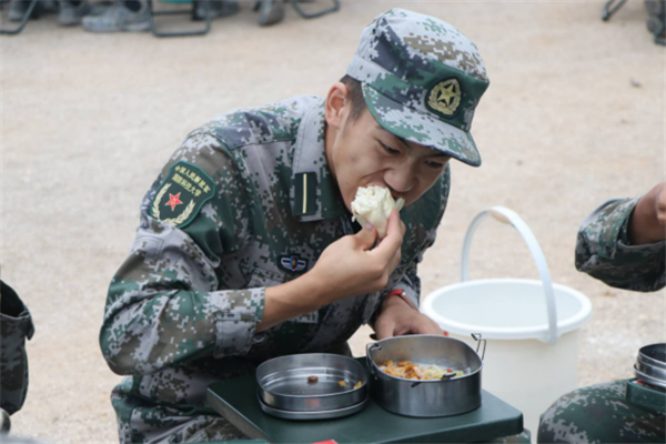 把你的心我的心串一串啊哈哈哈，把你的心 我的心串一串（我们的拉练日记①图片）