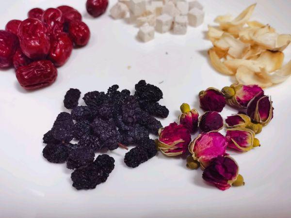 干百合怎么做好吃，炒百合的功效与作用（茯苓去湿茶）