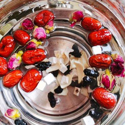 干百合怎么做好吃，炒百合的功效与作用（茯苓去湿茶）