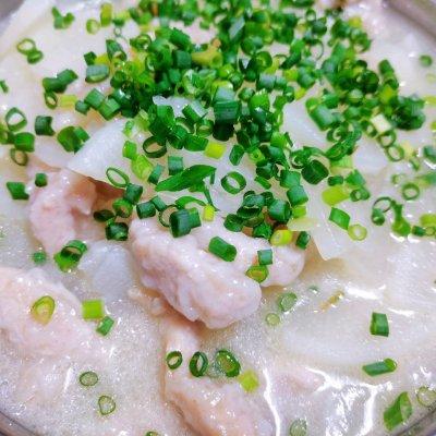 白萝卜水怎么煮，白萝卜煮水怎么做（做好白萝卜滑肉汤）