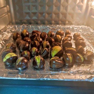 空气炸锅烤板栗要放油吗，空气炸锅板栗不放油可以吗（<烤箱版>烤栗子～低糖低脂个个爆口）