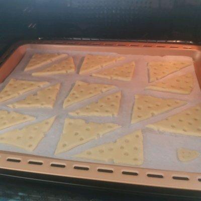 大孔奶酪饼干怎么做好吃，奶酪薄脆饼干怎么做（搅一搅就可以成功）