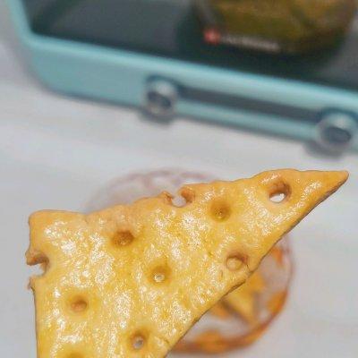 大孔奶酪饼干怎么做好吃，奶酪薄脆饼干怎么做（搅一搅就可以成功）
