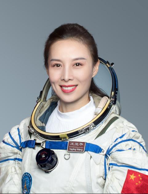 忆往昔，“神五”首航十八年；今出征，“神十三”续新篇
