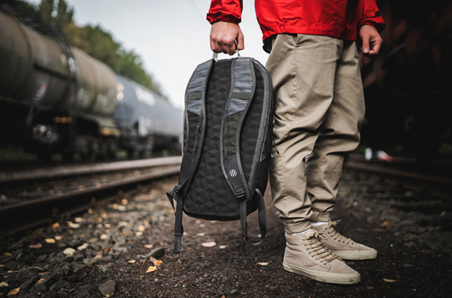 男士包包品牌大全，男士包包品牌排行榜是怎样的（当代高质量男性必备包包）
