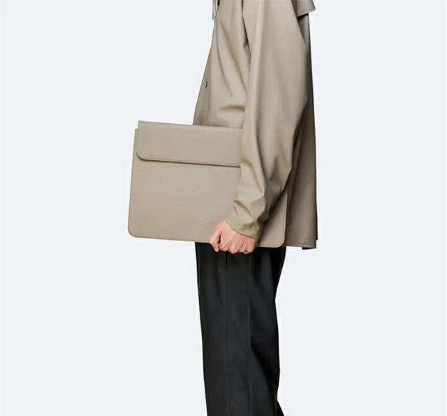 男士包包品牌大全，男士包包品牌排行榜是怎样的（当代高质量男性必备包包）