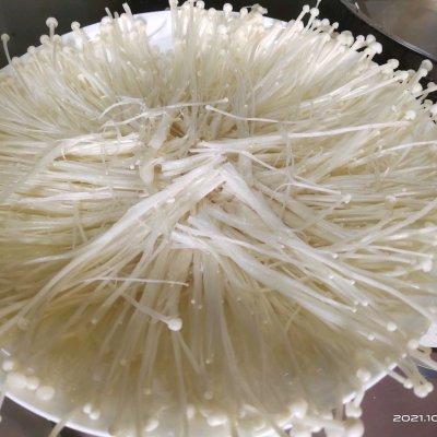 蒜蓉粉丝金针菇，蒜蓉粉丝金针菇虾的做法是什么（剁椒蒜蓉粉丝金针菇这样吃）