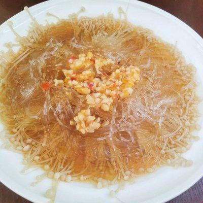 蒜蓉粉丝金针菇，蒜蓉粉丝金针菇虾的做法是什么（剁椒蒜蓉粉丝金针菇这样吃）