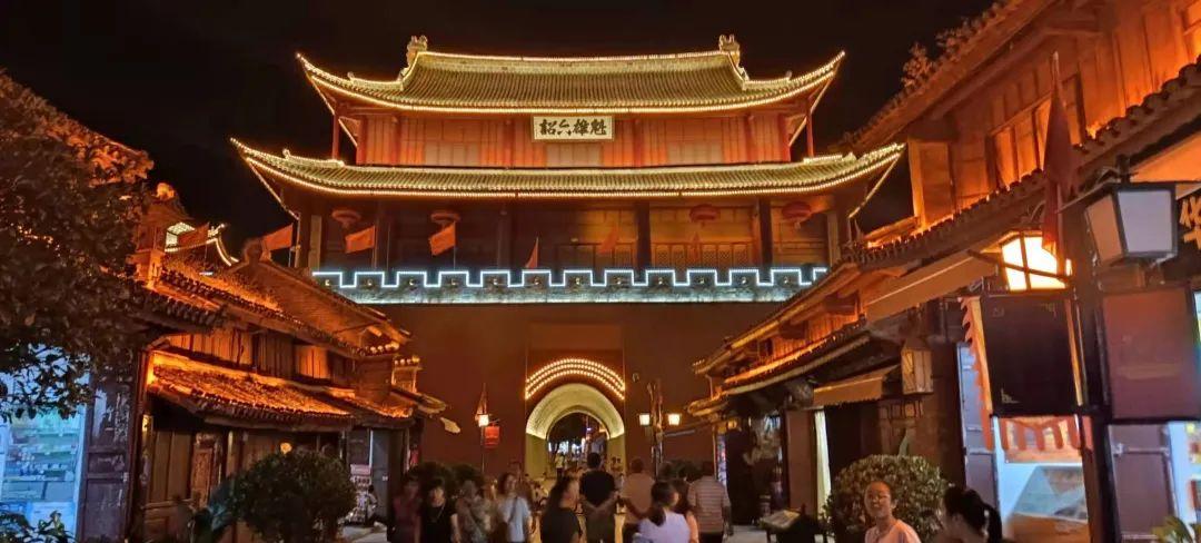 昆明到丽江多远(到昆明多少公里)