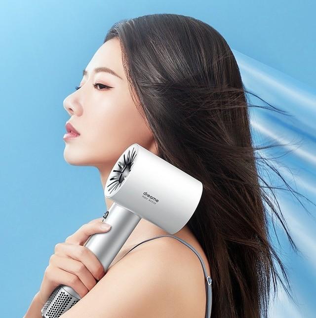 万圣节送女朋友什么礼物最好，万圣节送女朋友什么东西（就靠女友送礼攻略）