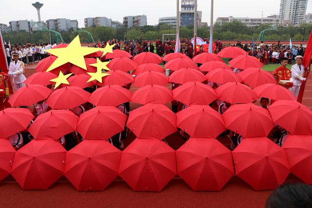 顾国和外国语学校，顾国和外国语学校分班考（凌云赛场——北仑区多所学校举行秋季校运会）