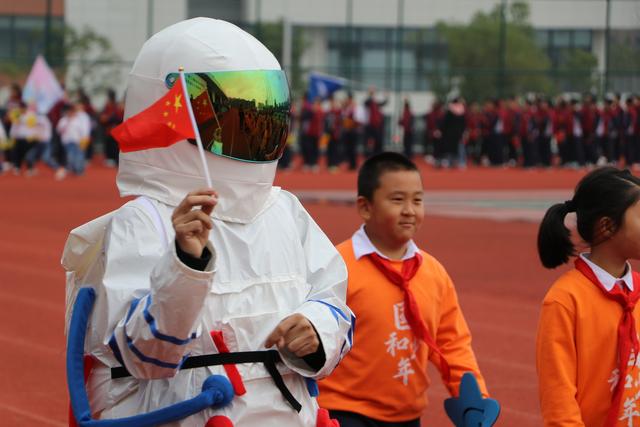 顾国和外国语学校，顾国和外国语学校分班考（凌云赛场——北仑区多所学校举行秋季校运会）