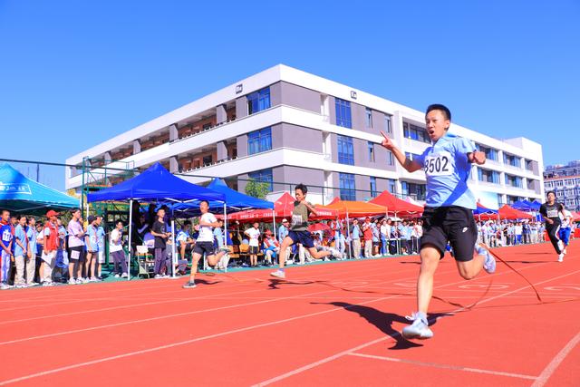 顾国和外国语学校，顾国和外国语学校分班考（凌云赛场——北仑区多所学校举行秋季校运会）