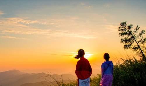 陪你一起看日出，有关陪你看日出的情话（有关陪你看日出的情话短句）