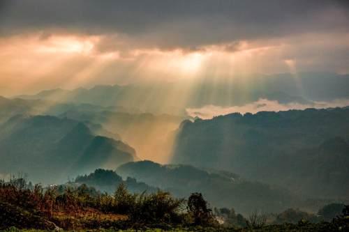 陪你一起看日出，有关陪你看日出的情话（有关陪你看日出的情话短句）