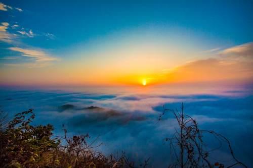 陪你一起看日出，有关陪你看日出的情话（有关陪你看日出的情话短句）