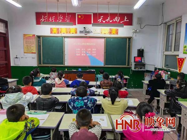 社会主义核心价值观黑板报，社会主义核心价值观黑板报怎么画（驻马店市第四小学开展社会主义核心价值观“进教材、进课堂、进头脑”活动）