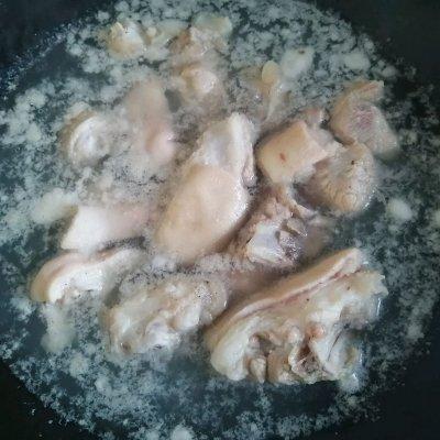 猪蹄炖什么好吃，猪蹄炖什么好吃又营养又养胃（吃猪蹄焖萝卜就对啦）