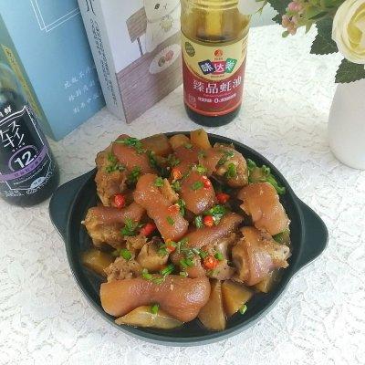 猪蹄炖什么好吃，猪蹄炖什么好吃又营养又养胃（吃猪蹄焖萝卜就对啦）