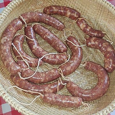 香肠的做法，嘴馋就吃自制香肠（怎样炒香肠好吃又简单）