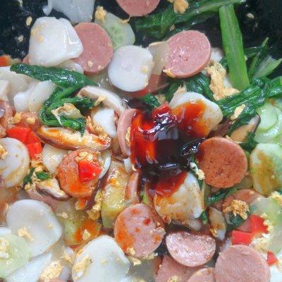 年糕怎么炒好吃，鸡蛋炒年糕怎么炒好吃（年糕这样炒太香了，一盘不够吃）