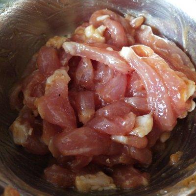 豆芽菜怎么做好吃，制作豆芽简单的方法（手把手教你做超好吃的快手的豆芽炒肉丝）