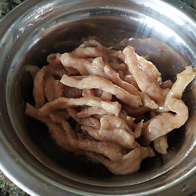 豆芽菜怎么做好吃，制作豆芽简单的方法（手把手教你做超好吃的快手的豆芽炒肉丝）